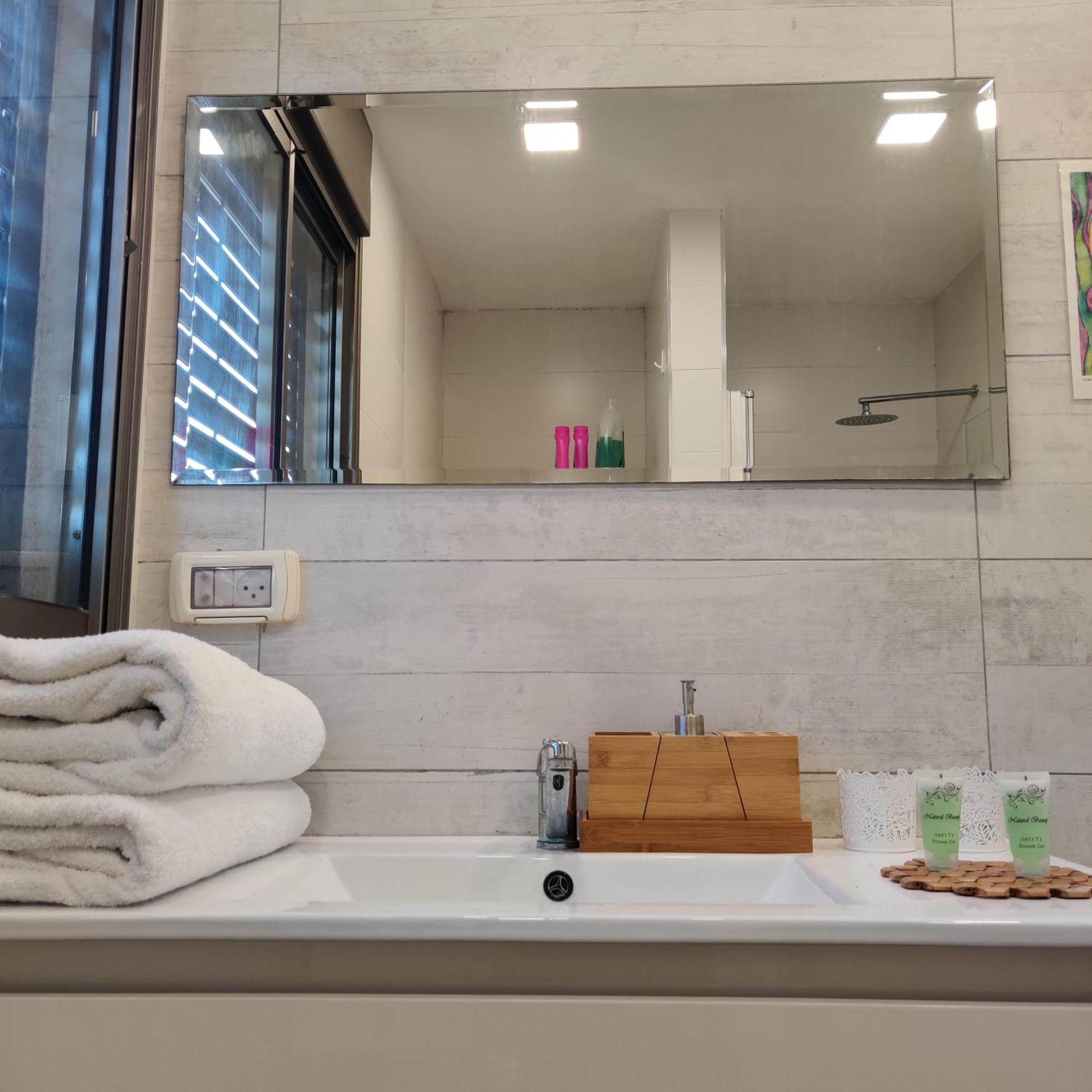 Urbanica Carmel- Apartments Haifa Zimmer foto
